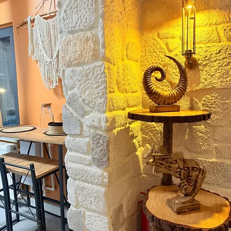 Medasuite Stone House With Detached Pool וילה *