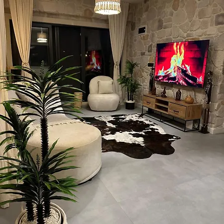 Medasuite Stone House With Detached Pool