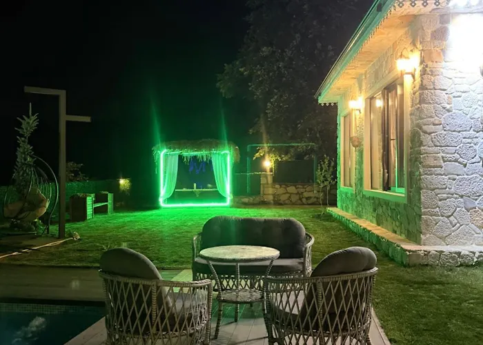 Villa Medasuite Stone House With Detached Pool *