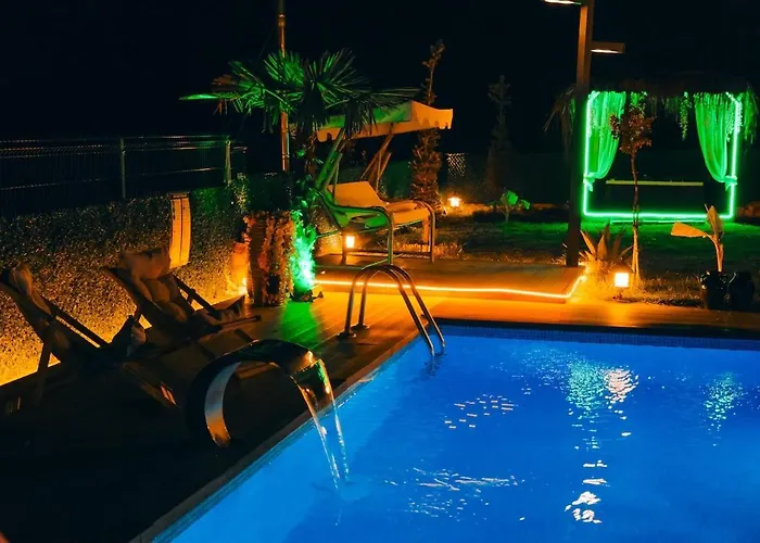 Villa Medasuite Stone House With Detached Pool