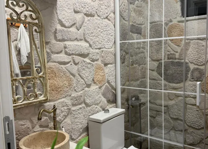 Villa Medasuite Stone House With Detached Pool *