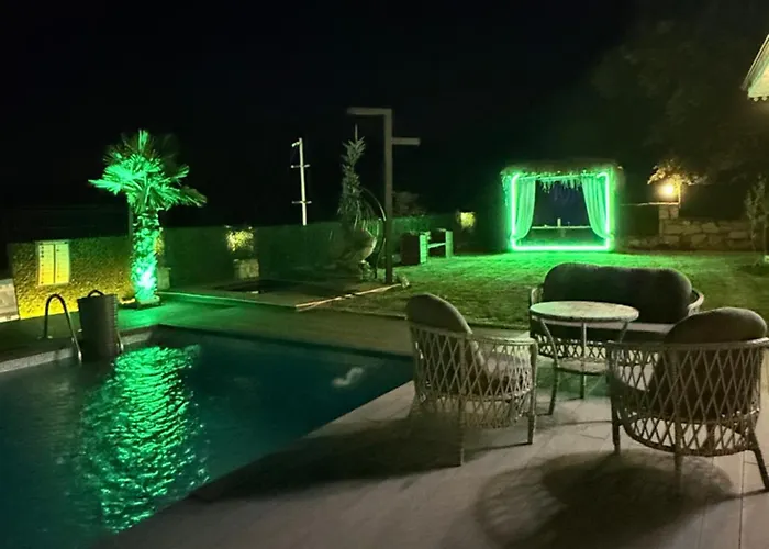 Villa Medasuite Stone House With Detached Pool