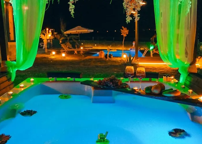 Villa Medasuite Stone House With Detached Pool