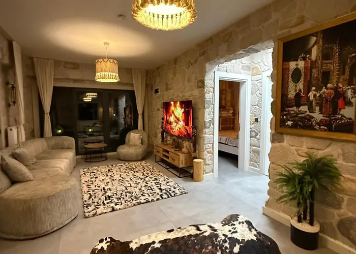 Medasuite Stone House With Detached Pool Villa *